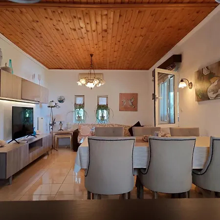 Apartamento Niki Sea View Attic