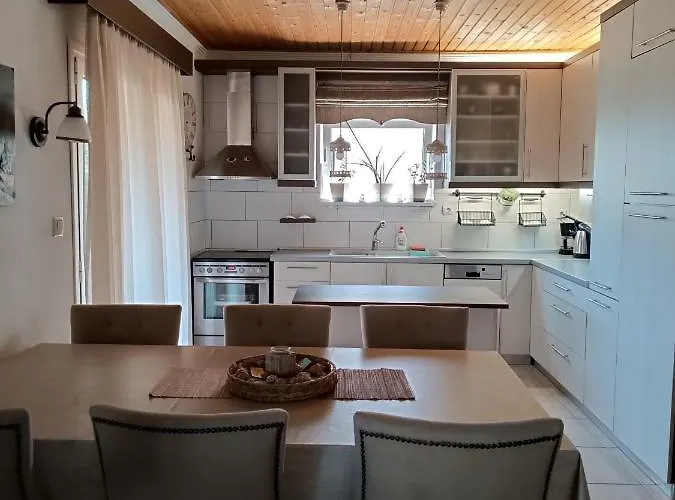 Niki Sea View Attic